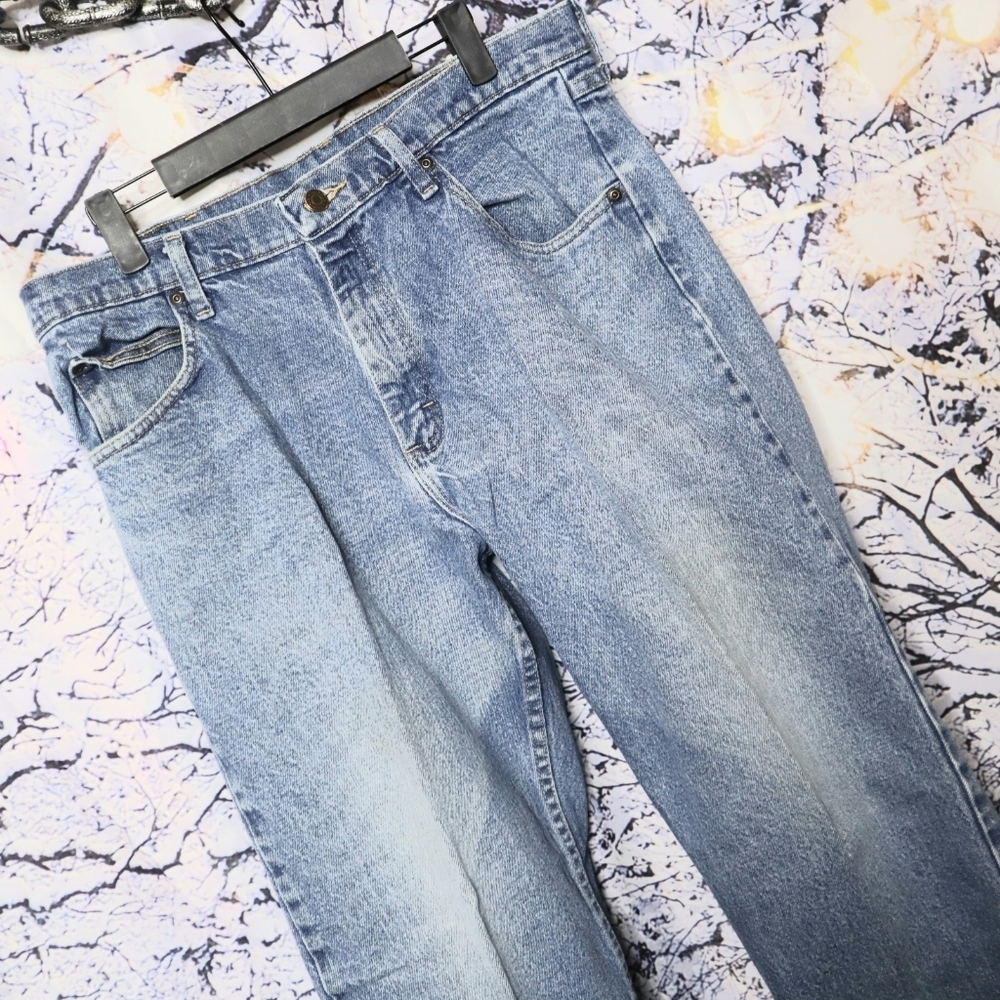 LIGHT WASH JEANS 34x32 Wrangler Denim Bootcut Casual Rugged Work Basic Utility